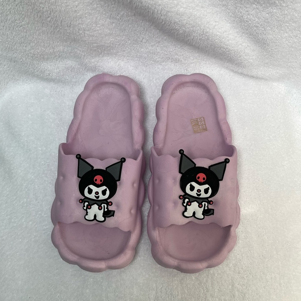 Kuromi / Hello Kitty / Sanrio Purple Slides NWT Size US 10 EURO 40 / 41